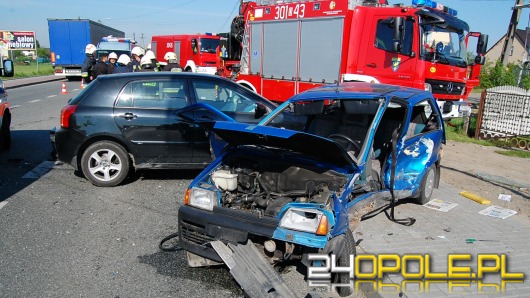 Kierowca fiata wymusił pierwszeństwo, trzy osoby ranne