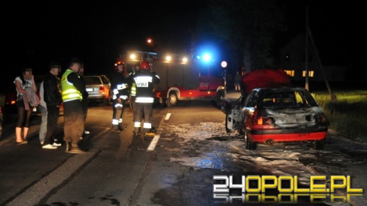 Na Zaodrzu spłonął samochód