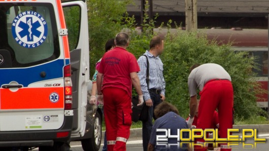 Rowerzysta skręcając, uderzył w samochód