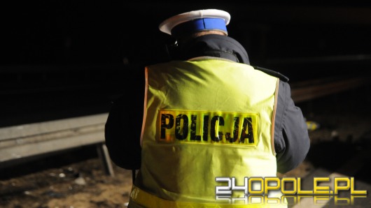 Pijany kierowca wjechał w płot i uciekał