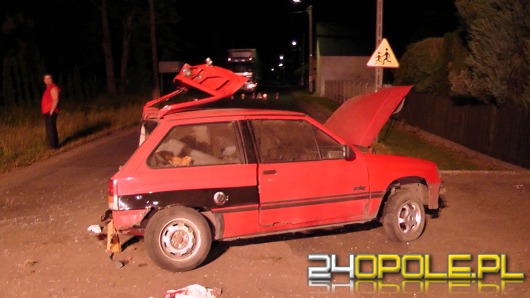 Sześć pijanych osób jechało autem, wylądowali na ogrodzeniu