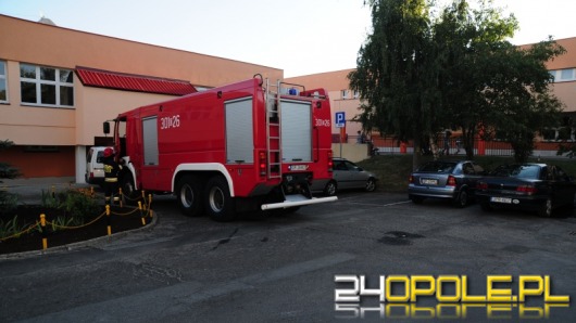 Ogień na dachu Szkoły Podstawowej nr 5 w Opolu