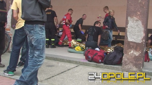 Ewakuacja szkoły w Brzegu, 24 osoby trafiły do szpitala