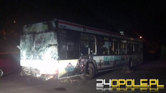 Awaria przyczyną kolizji autobusu