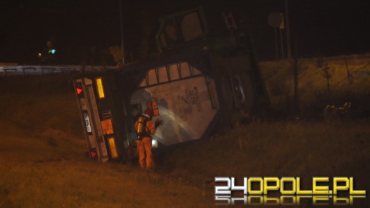 Wypadek cysterny, autostrada A4 zablokowana w obu kierunkach