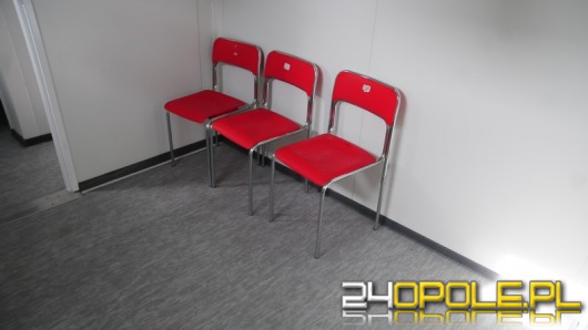 Puste szatnie w Orliku na UO