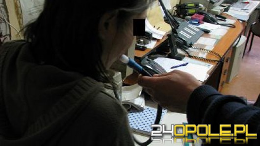 Pijana matka przemycała marihuanę w pieluchach