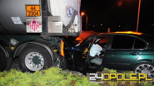 Kierowca bmw wjechał w tył cysterny