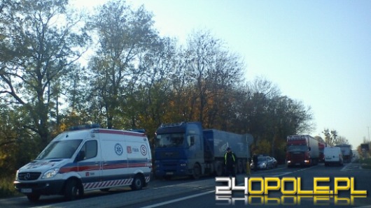 Wypadek w Brzegu, ciężko ranny rowerzysta walczy o życie