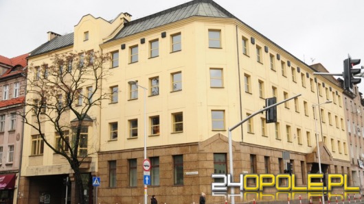 Opolskie starostwo przenosi się do nowego budynku