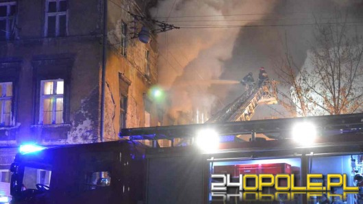 Pożar kamienicy w Brzegu - jedna osoba zginęła