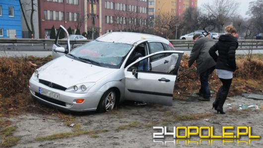 Ford focus dachował na ul. Plebiscytowej