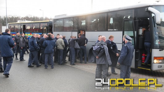 Opolskie służby mundurowe pikietują we Wrocławiu