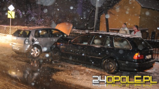 Volkswagen polo wpadł w poślizg, ranny kierowca