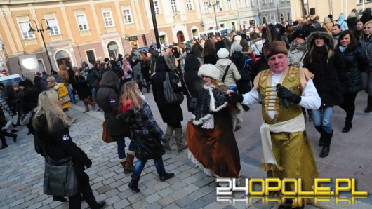 Maturzyści zatańczyli poloneza na Rynku
