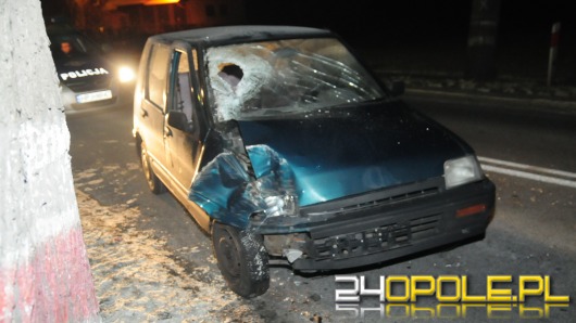 Daewoo wjechało w drzewo. Kierowca miał 1,5 promila