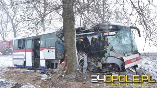 Poważny wypadek autobusu pod Brzegiem