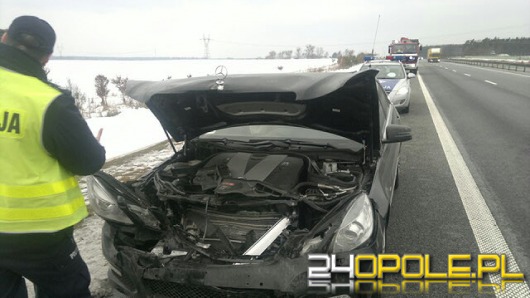 Mercedes i audi zderzyły się na autostradzie