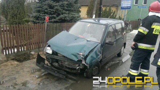 Kierująca tico wjechała w hydrant