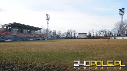 Murawa przy Oleskiej już bez wody