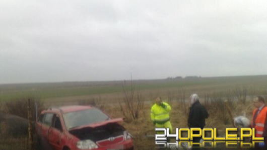 Wypadek na autostradzie. Wystrzeliła opona?