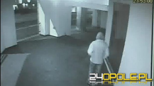 Ukradł dwie kamery monitoringu. Zdążyły zarejestrować złodzieja