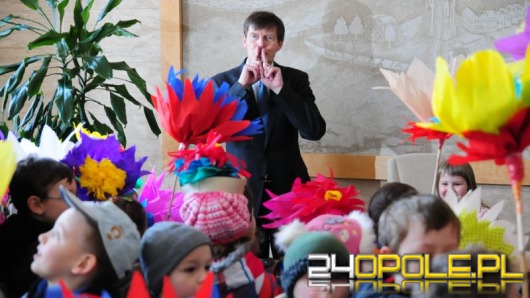 Prezydent Opola przywitał wiosnę z przedszkolakami