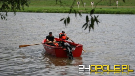 Dwuletnia dziewczynka wpadła do Odry. Zmarła w szpitalu