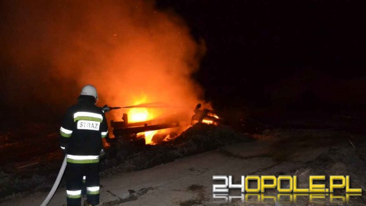 Pożar w Ciepielowicach - płonęły sterty drewna