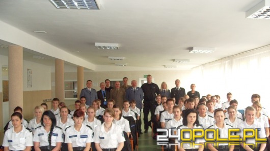Służby mundurowe z wizytą w ZS Prószków