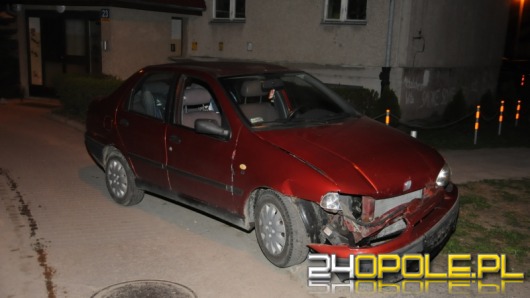 Pijany kierowca uszkodził dwa zaparkowane auta