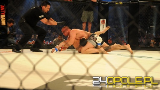 Damian Grabowski triumfiuje na MMA Attack 2