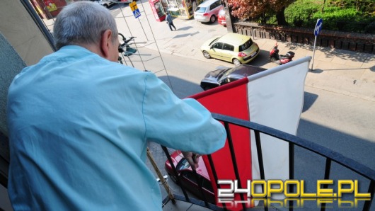 Wojewoda i marszałek apelują: wywieśmy flagi