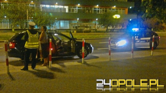 Sprawca zderzenia uciekł i porzucił samochód