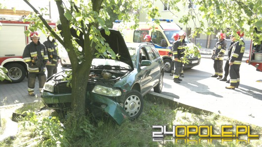 Pijany kierowca rozbił auto pod komisariatem