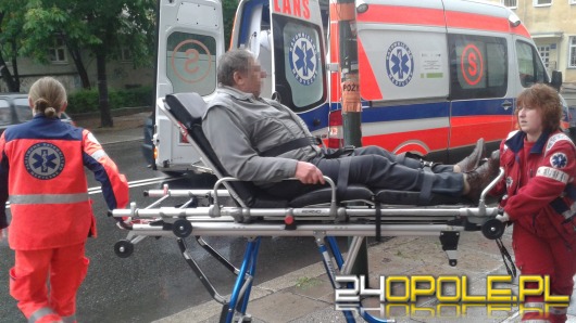 64-letni kierowca motoroweru wpadł w poślizg