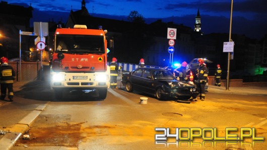 Pijany kierowca wjechał w filar budynku