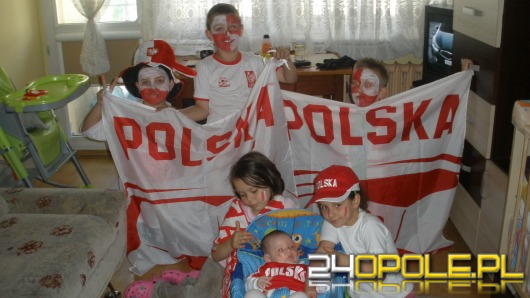 Pokaż jak kibicujesz biało &#8211; czerwonym. Wyślij zdjęcia!