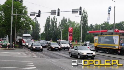 Drogowcy zmieniają nawierzchnię, uwaga na korki