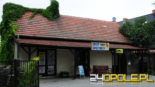 Napad z nożem na sklep