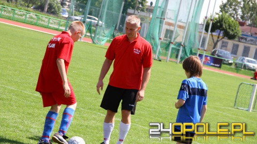 Dzień Ojca spędzili grając w piłkę