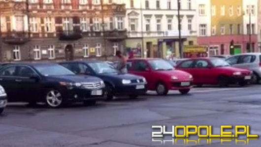 Skandaliczne zachowanie "parkingowego" na Placu Kopernika