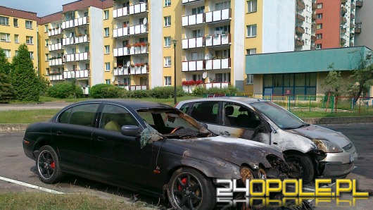 Jaguar spłonął w nocy na osiedlu Armii Krajowej