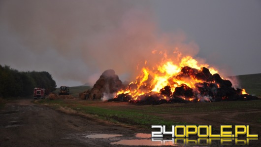Powiat głubczycki w ogniu. Ktoś podpalił 37 stogów słomy