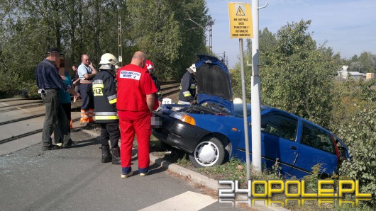 Pijany kierowca ominął zamknięte zapory i wjechał prosto pod pociąg