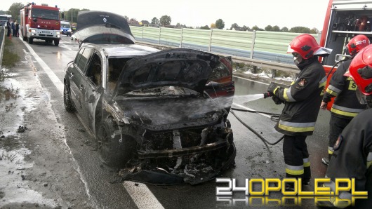 Renault megane spłonęło na obwodnicy Opola