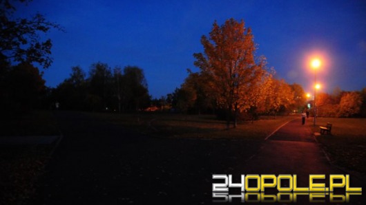 Ciemności na osiedlu AK. Ratusz nie ma pieniędzy na nowe lampy