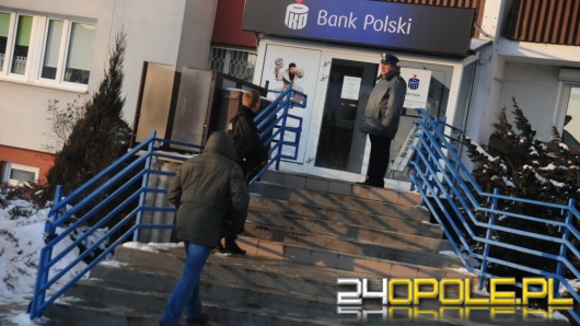 Napad na bank na Zaodrzu, policjanci szukają sprawcy