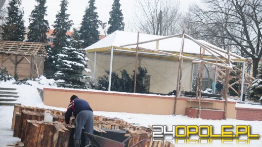 Ruszyła budowa żywej szopki przy parafii św. Józefa