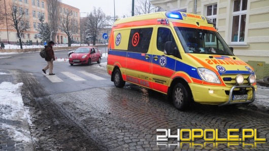 Kierowca podczas cofania potrącił kobietę